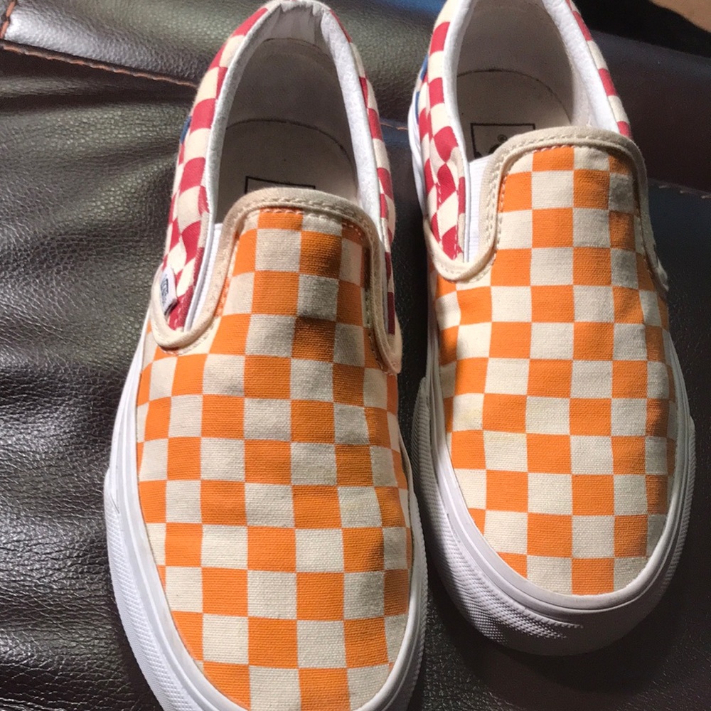 Women’s size 5.5 checkered low top Vans sneakers